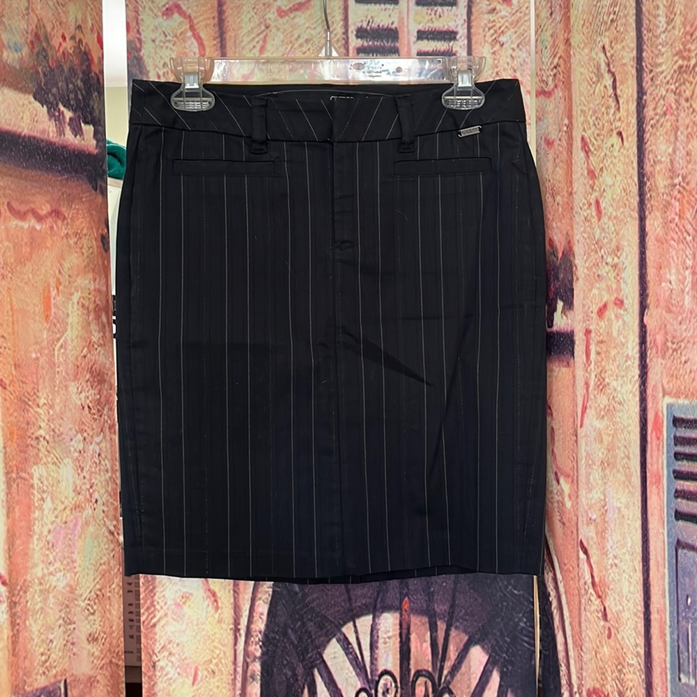 Womens Guess skirt